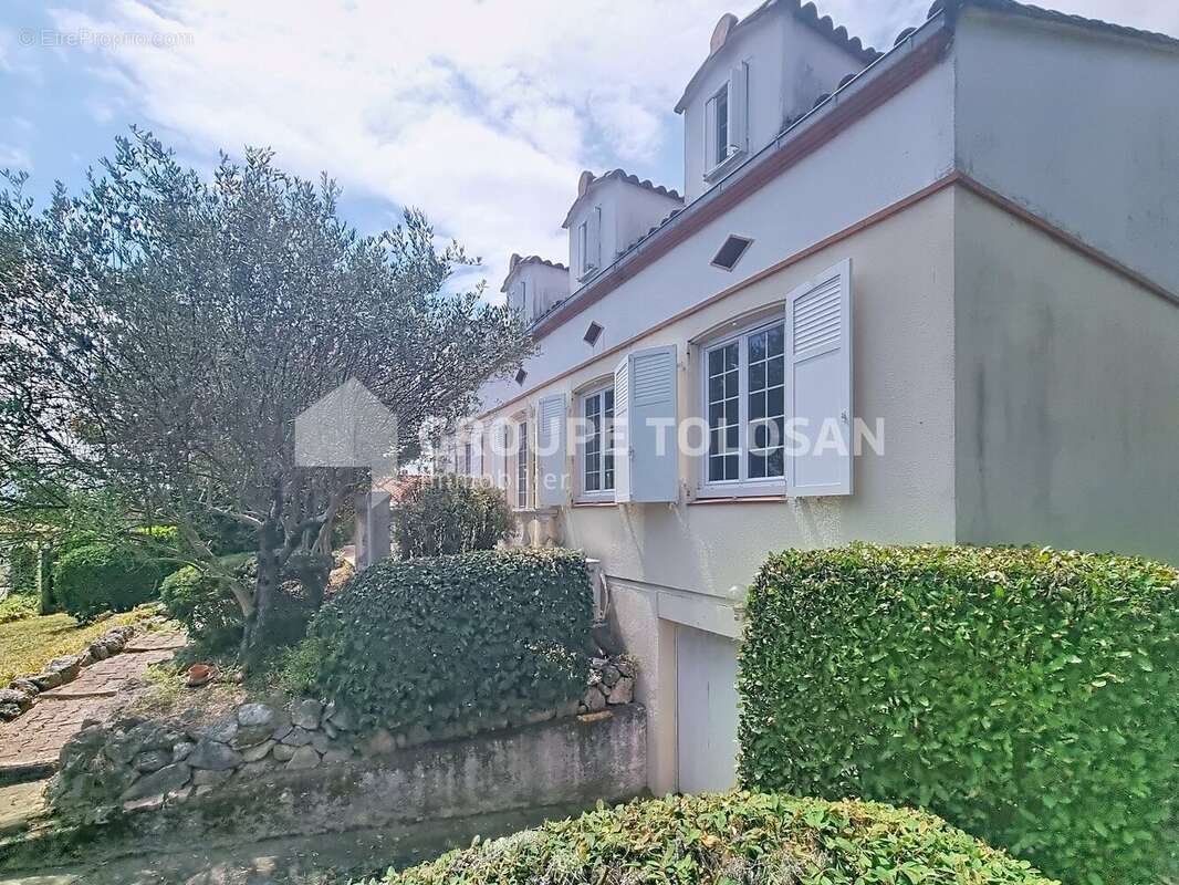Maison 172 m² à Escalquens  - photo 2