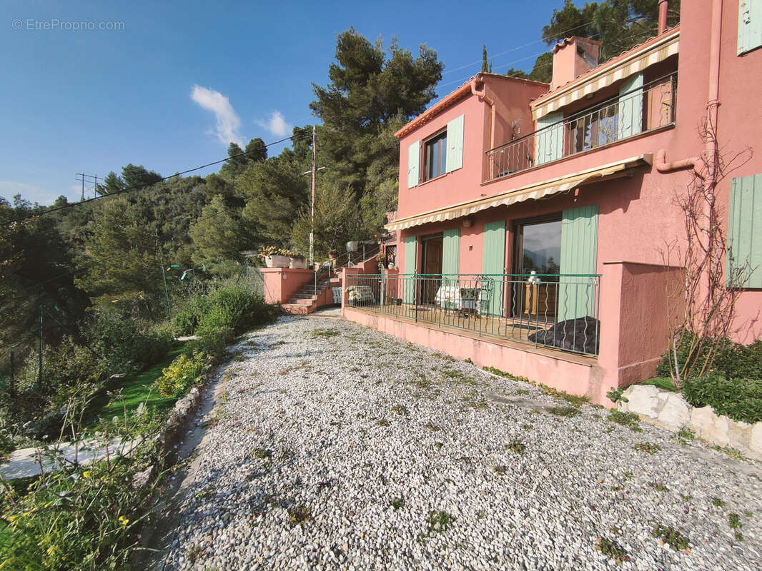 Appartement à MENTON