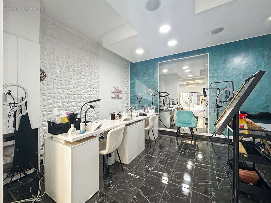 Autre à MARSEILLE-4E