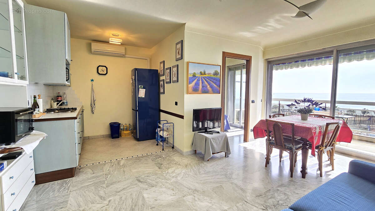 Appartement à ROQUEBRUNE-CAP-MARTIN