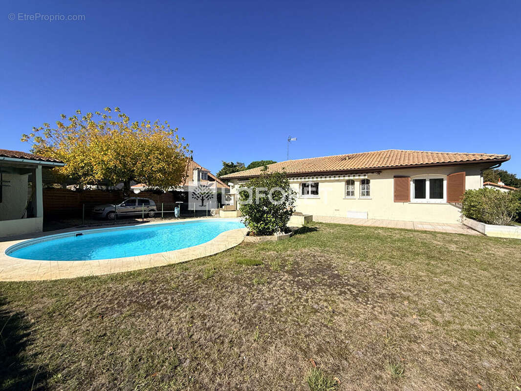 Maison à MARTIGNAS-SUR-JALLE