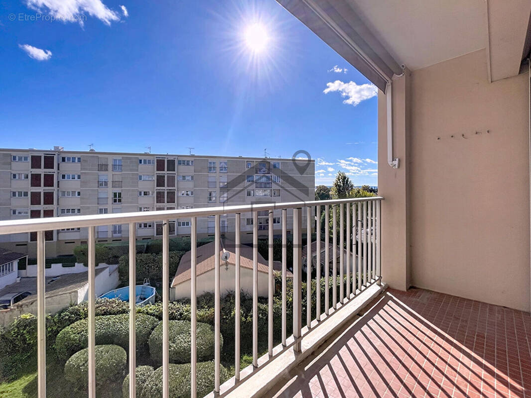 Appartement à ROGNAC