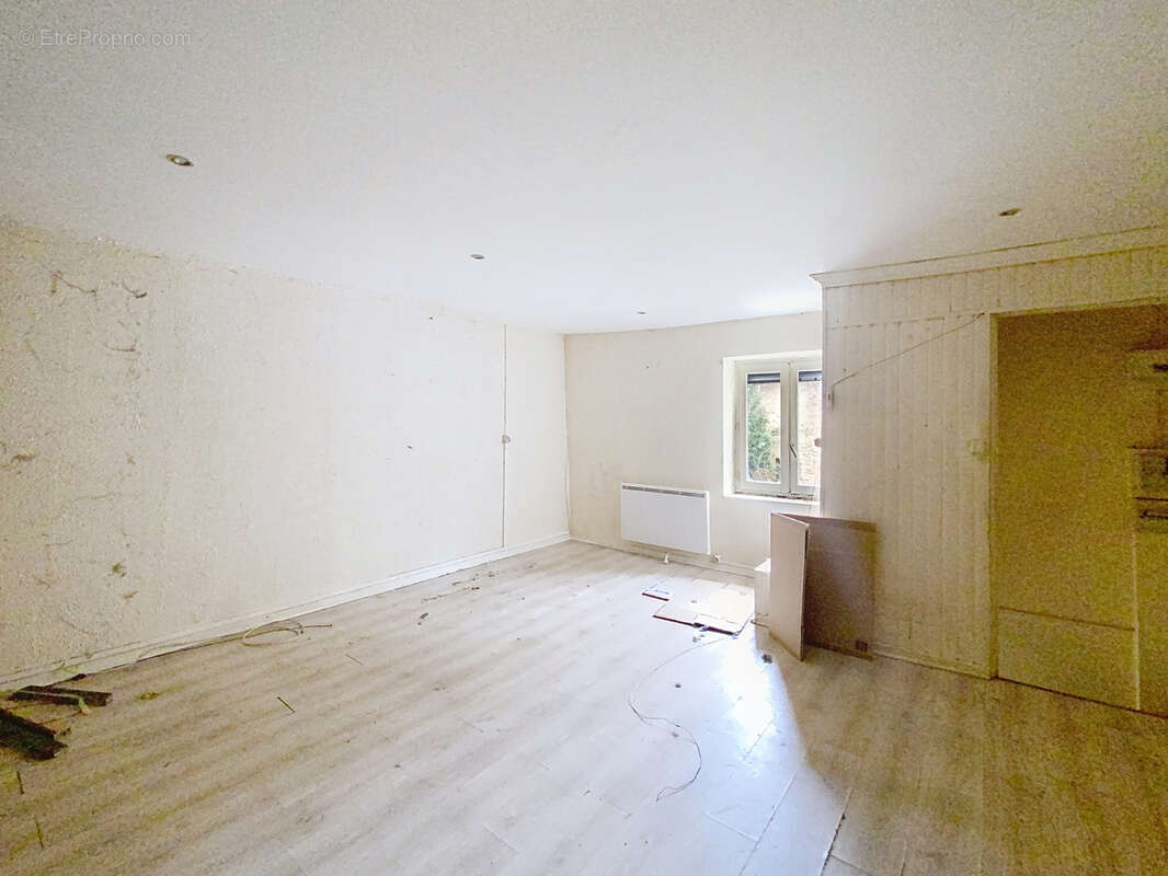 Maison à VILLE-SUR-JARNIOUX