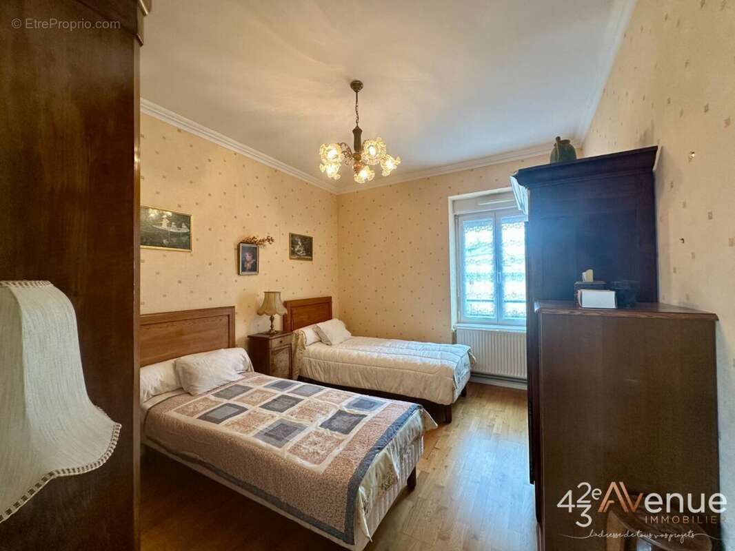 Appartement à ANDREZIEUX-BOUTHEON