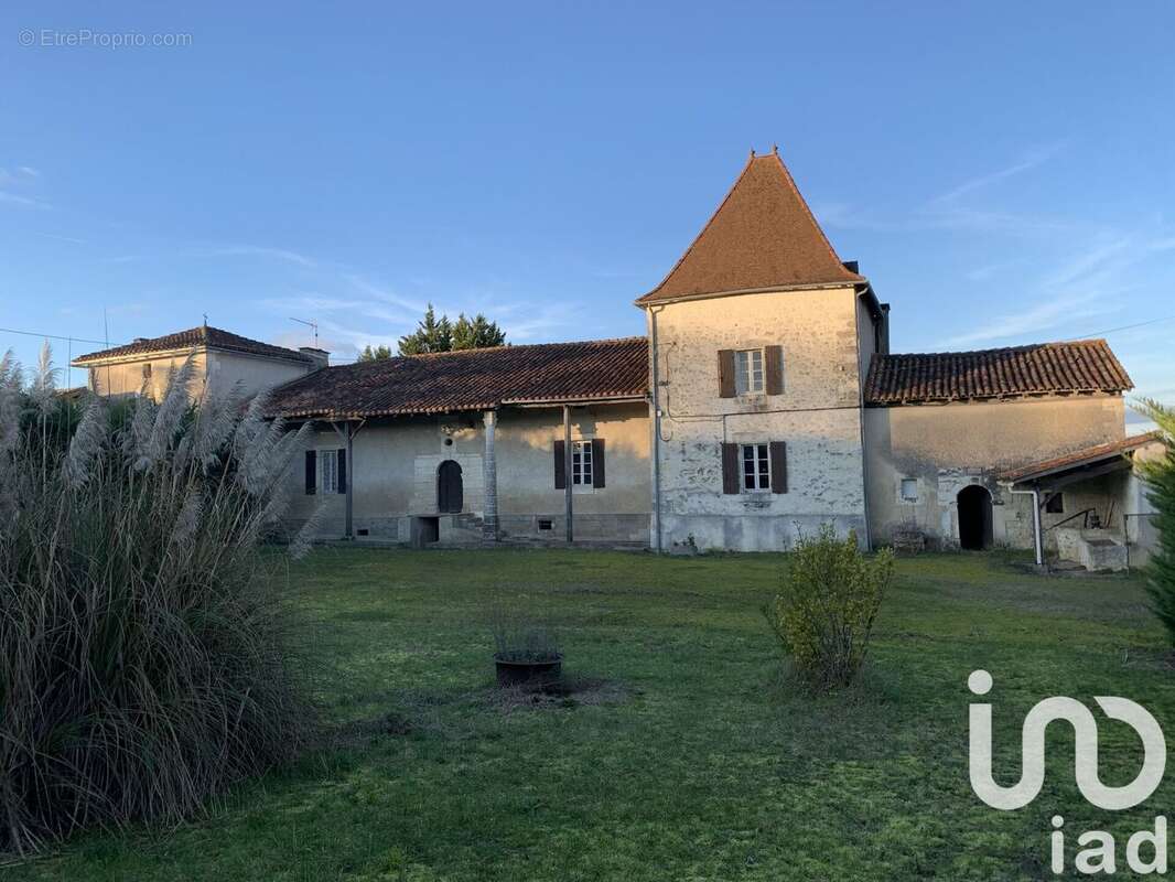 Maison 315 m² à Nonac  - photo 2