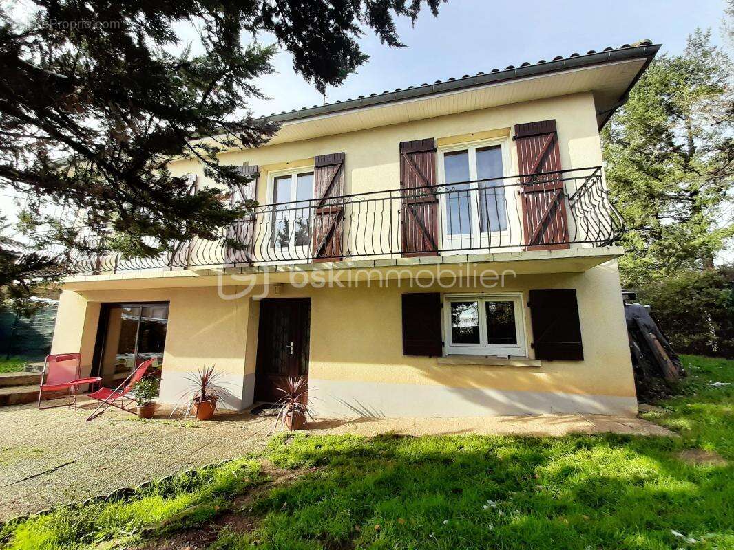 Maison à CHAILLAC-SUR-VIENNE