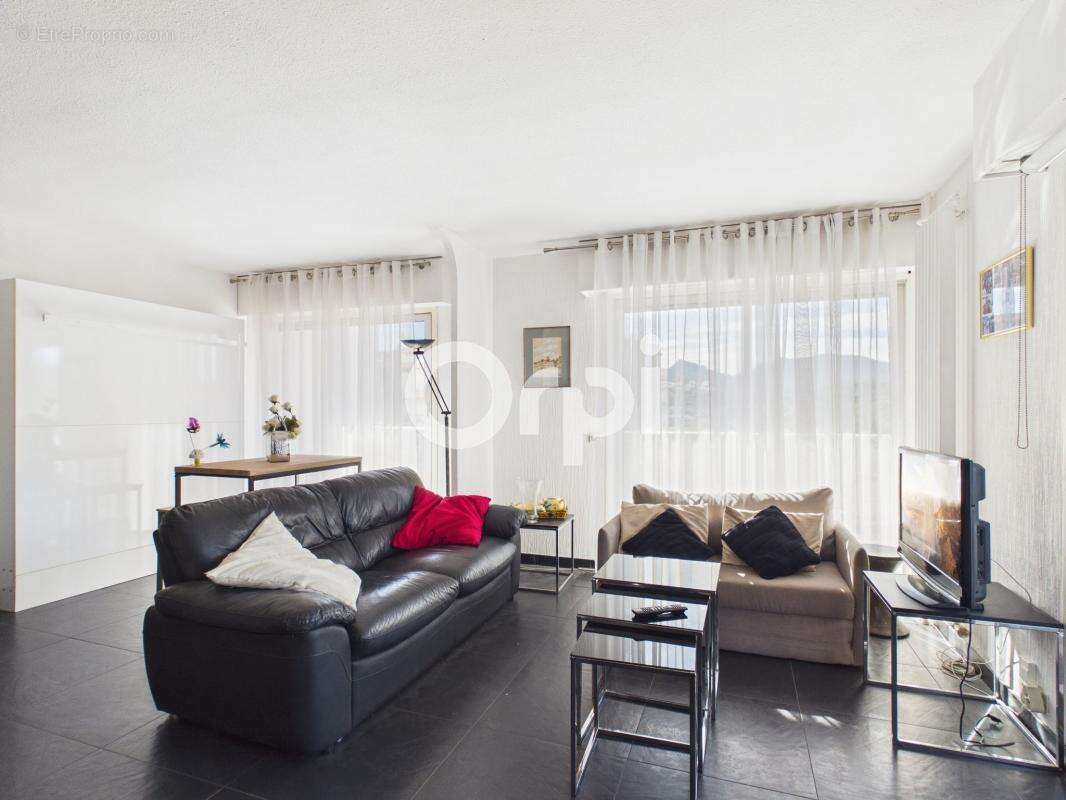 Appartement à MANDELIEU-LA-NAPOULE