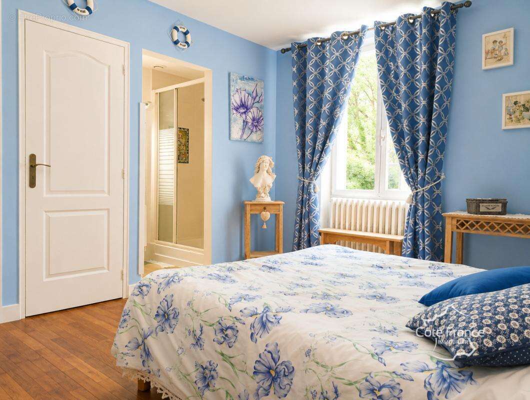 Propriété de charme 340m2 avec piscine, jacuzzi, ruisseau, 2 - photo 20
