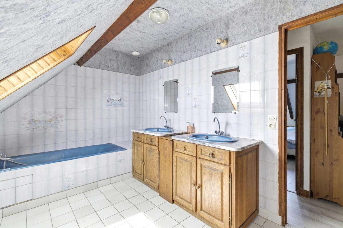 Maison à MONTMORENCY