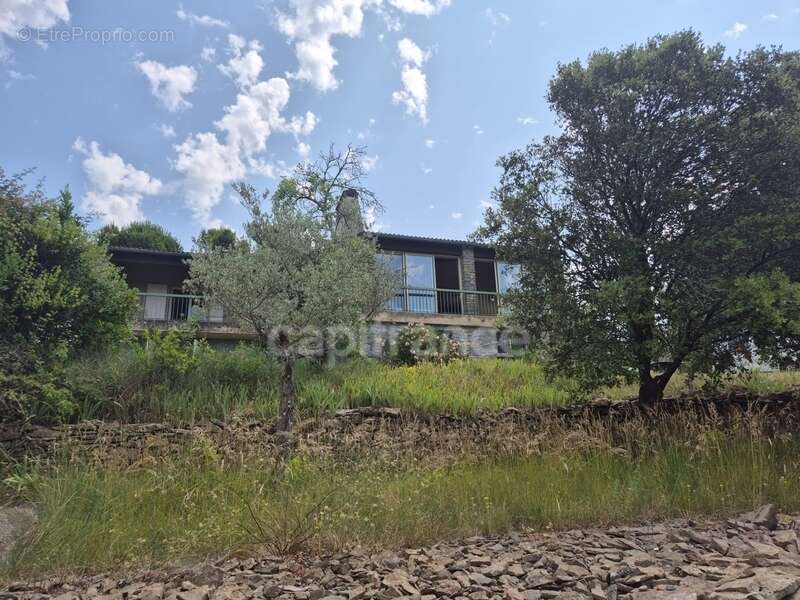 Maison à SAINT-JULIEN-LES-ROSIERS