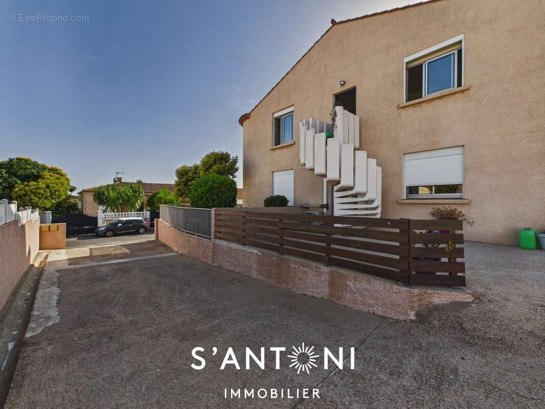 EXCLUSIVITE à CERS  Appartement sans charge de co-propriété DE 100m² entièrement rénové en 2024, 3 chambres, garage, parking pr - photo 1