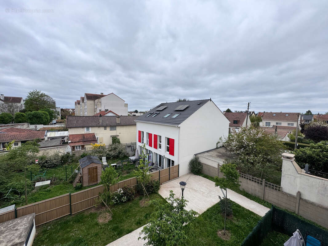 Appartement à PARAY-VIEILLE-POSTE