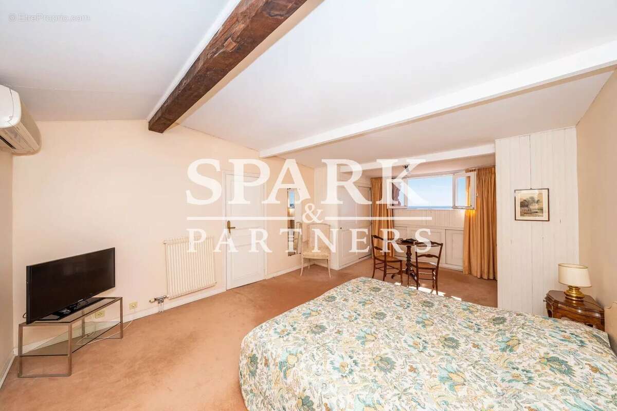 Appartement à BEAULIEU-SUR-MER