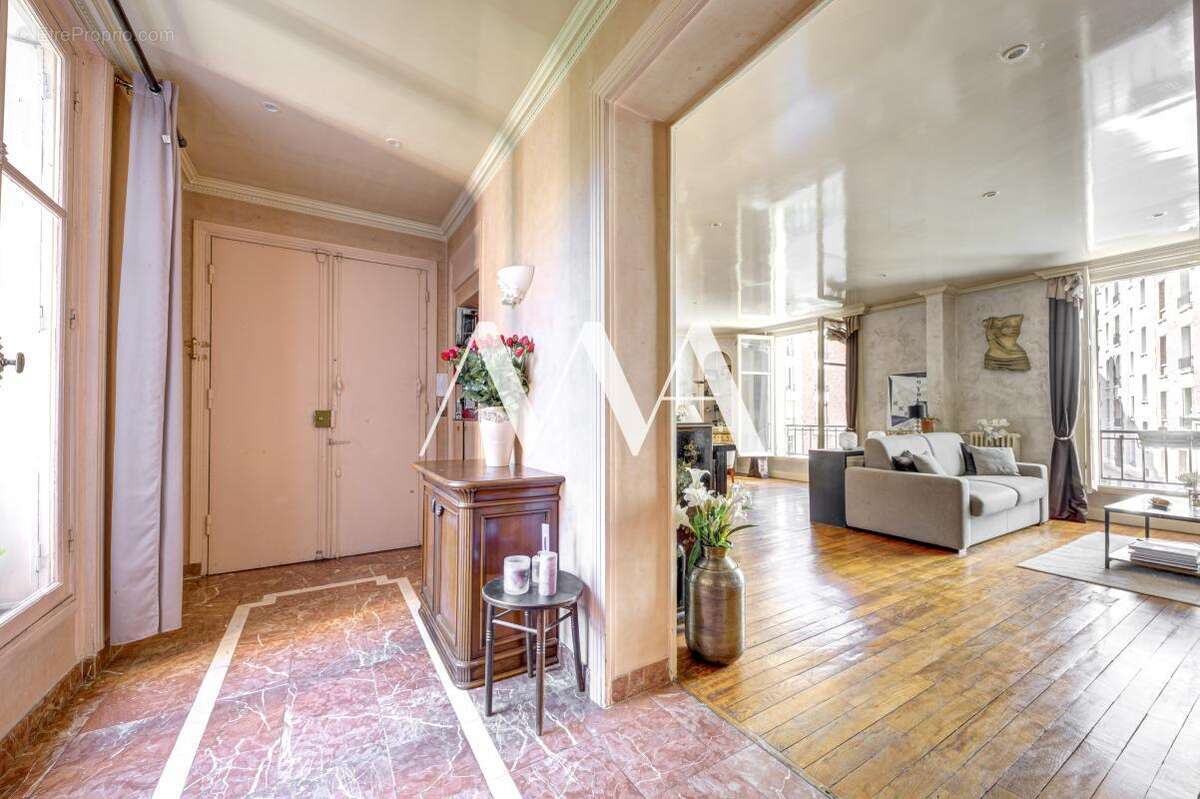 Appartement à NEUILLY-SUR-SEINE