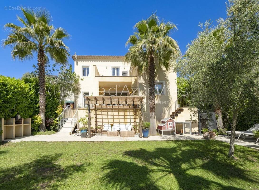 Maison à VALBONNE