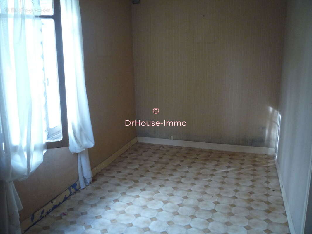 Maison à NEUILLE-PONT-PIERRE