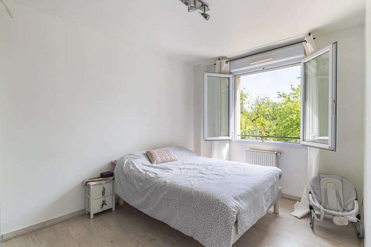 Maison de 5 pièces de plus de 120 m² à Argenteuil avec annexe - photo 7