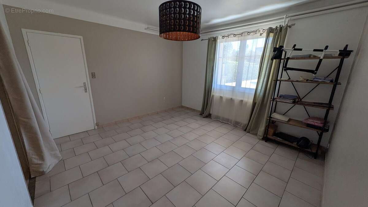 Maison à MORIERES-LES-AVIGNON