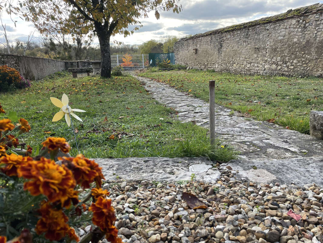 Maison à BONNY-SUR-LOIRE
