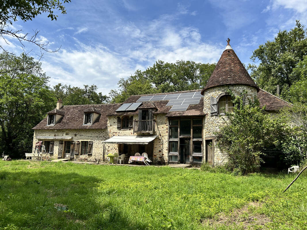 Ancien Moulin à Lignac  -  Propriété sans vis à vis de 249m2 habitables  au coeur de 4 hectares de nature - photo 40