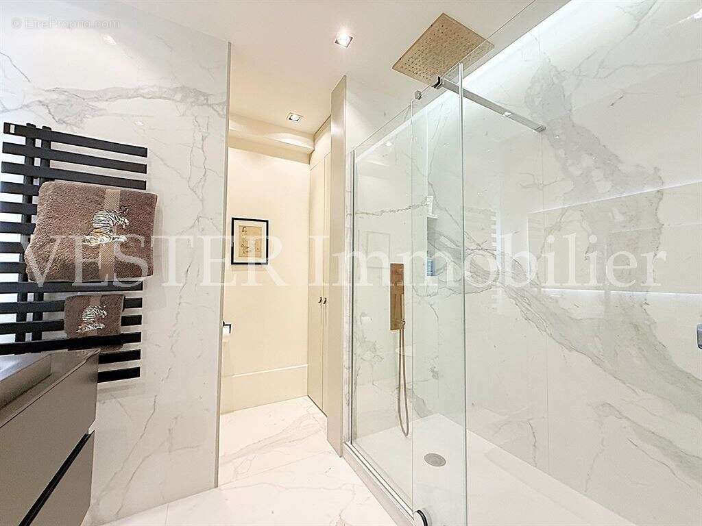 Appartement à PARIS-7E