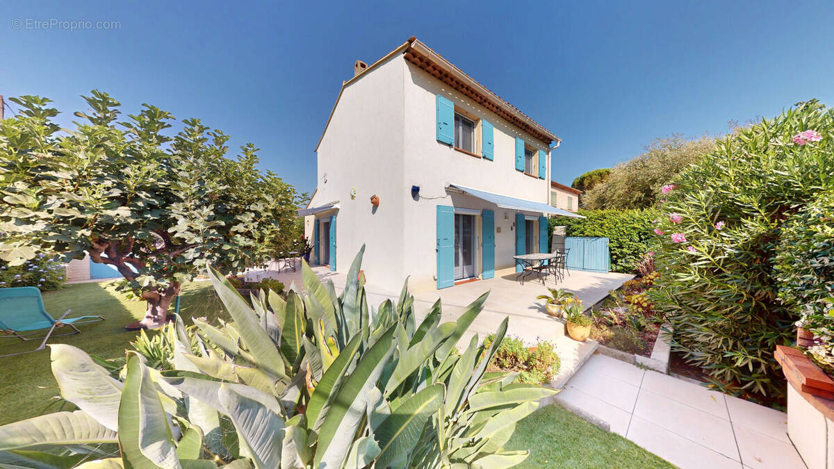 Maison à FREJUS
