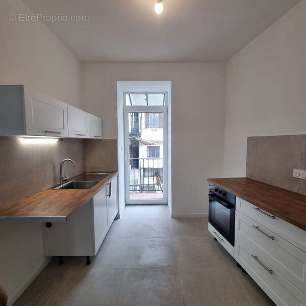 Saint-Claude, rue du Collège, Appartement T2 de 51 m2 vendu loué   Idéal investisseur - photo 3