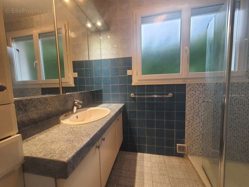 Dpt Drôme (26), à vendre ROMANS SUR ISERE maison P6 de 93m2 + 38m2 - photo 13