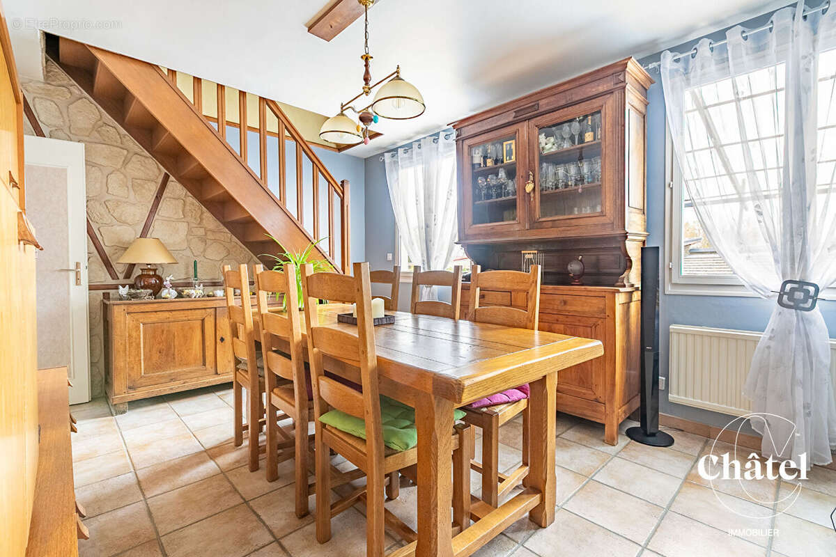 Maison à BURY