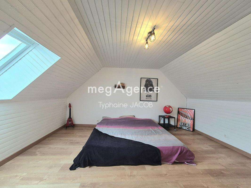 Ensemble rénové : maison 6 chambres, 1 studio et T2 - photo 11