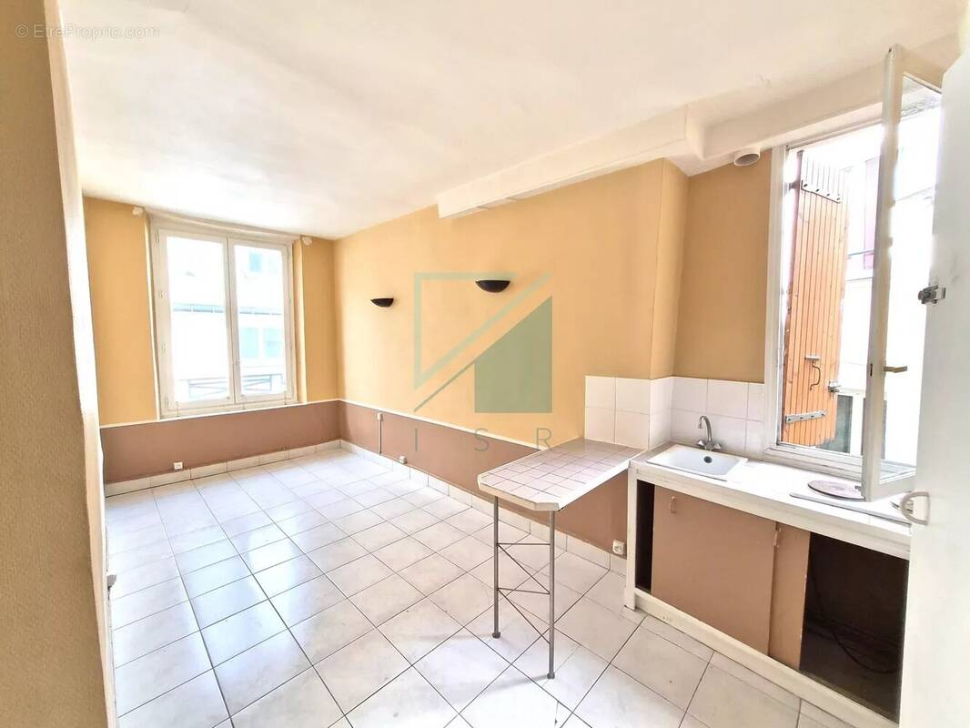 Appartement à PARIS-2E