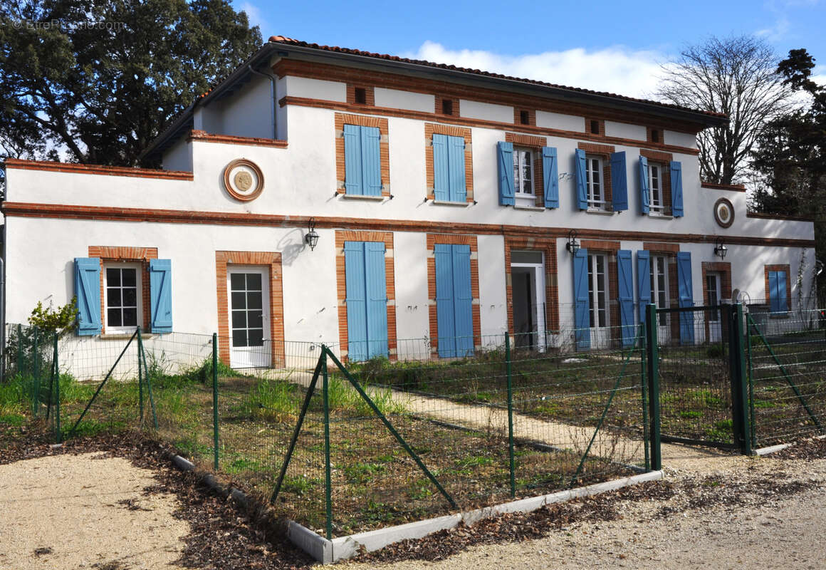 Appartement T3 , 61 m2, entièrement rénové avec jardin - photo 9