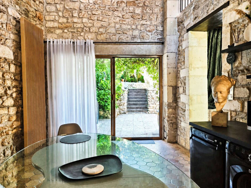 Maison à CHATEAUNEUF-SUR-CHARENTE