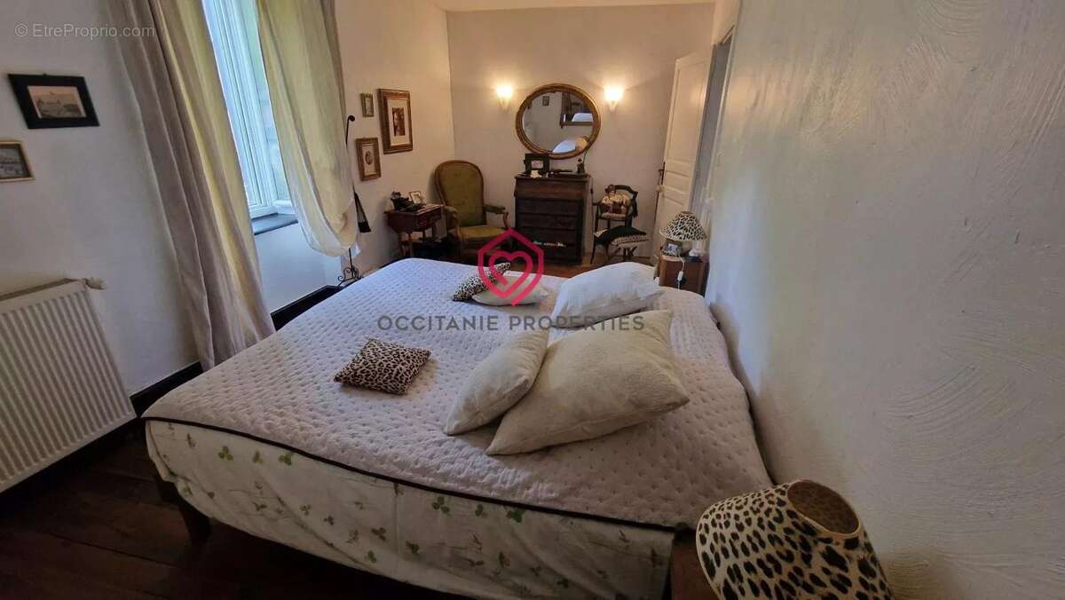 Maison à MOULIS