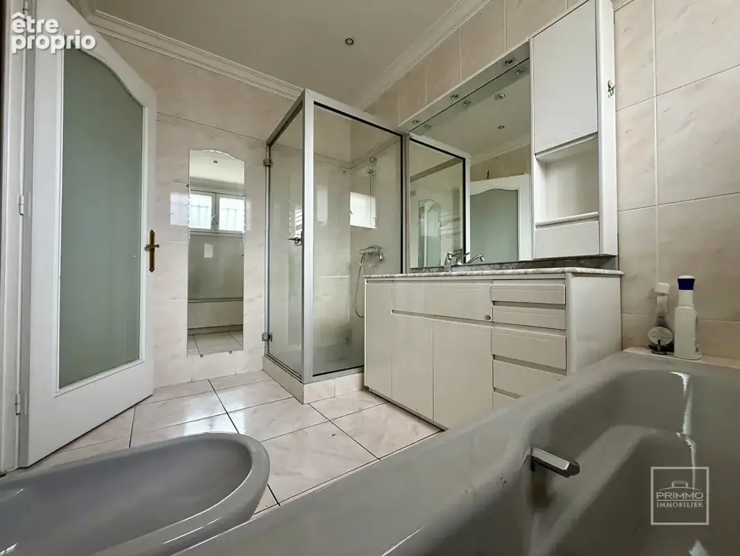 Champagne au Mont d'or - Maison avec dépendances idéale artisan ou activité mixte - photo 6