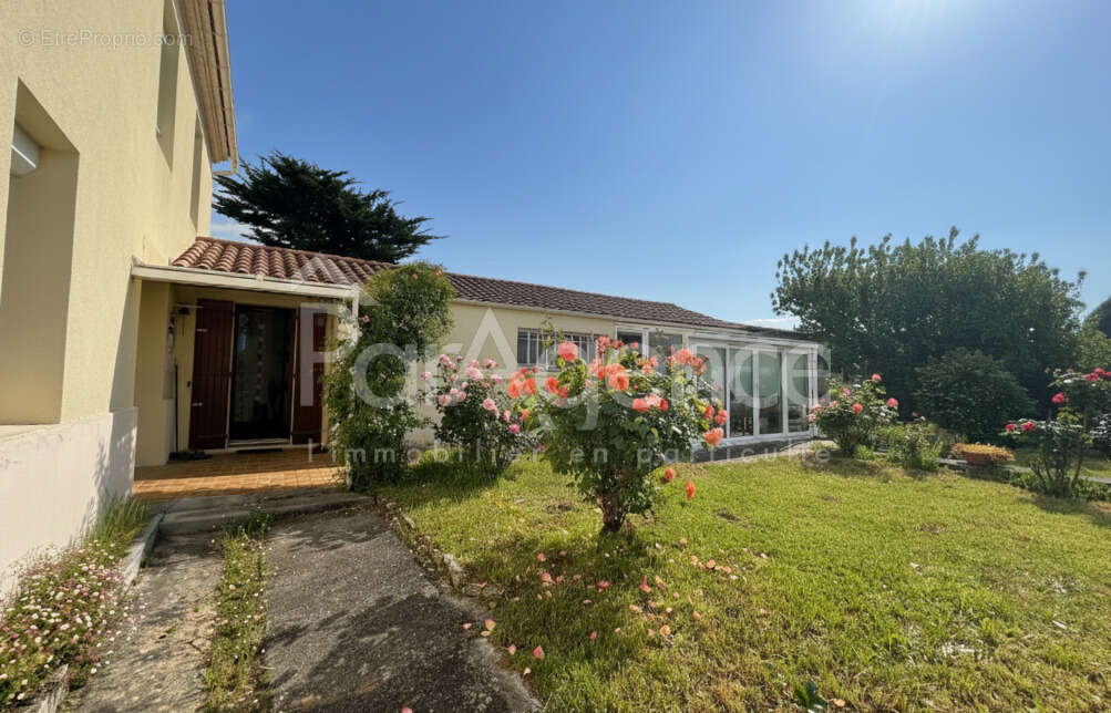 Maison à VAUX-SUR-MER