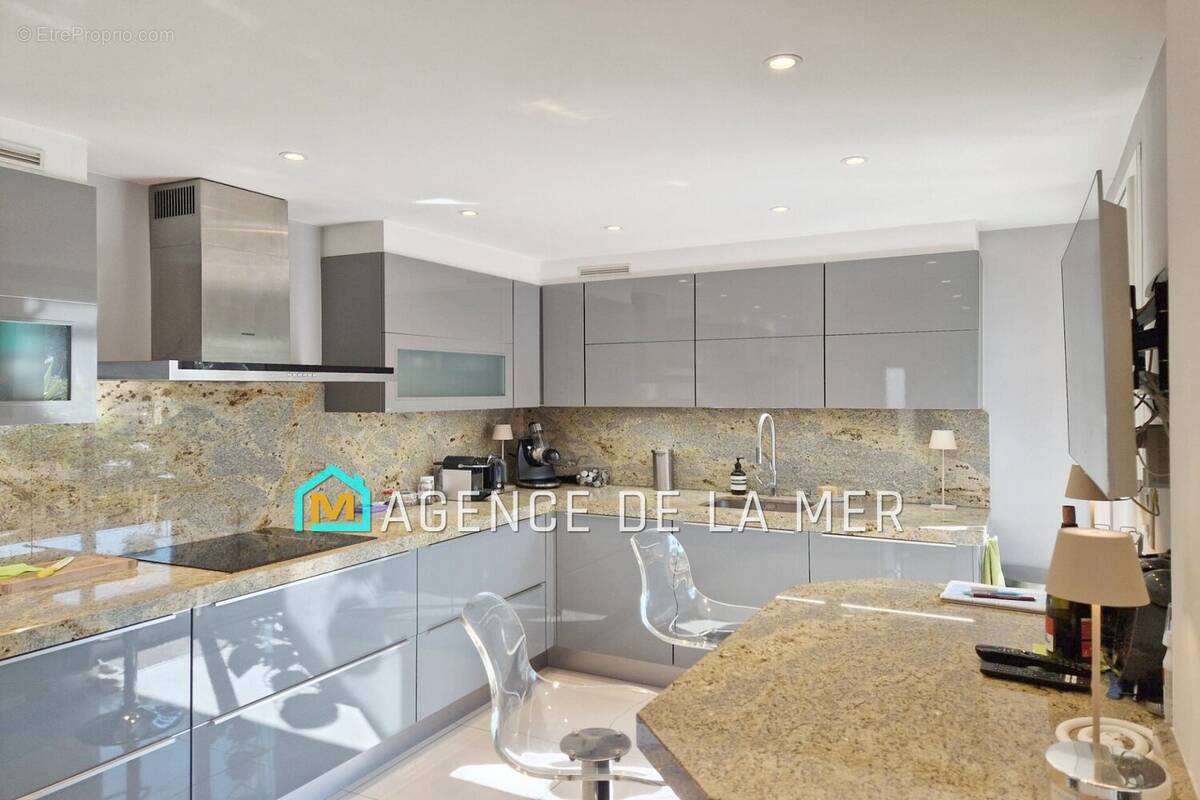 Appartement à MANDELIEU-LA-NAPOULE