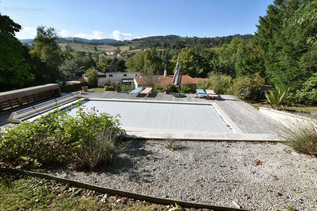 Maison à VAUGNERAY