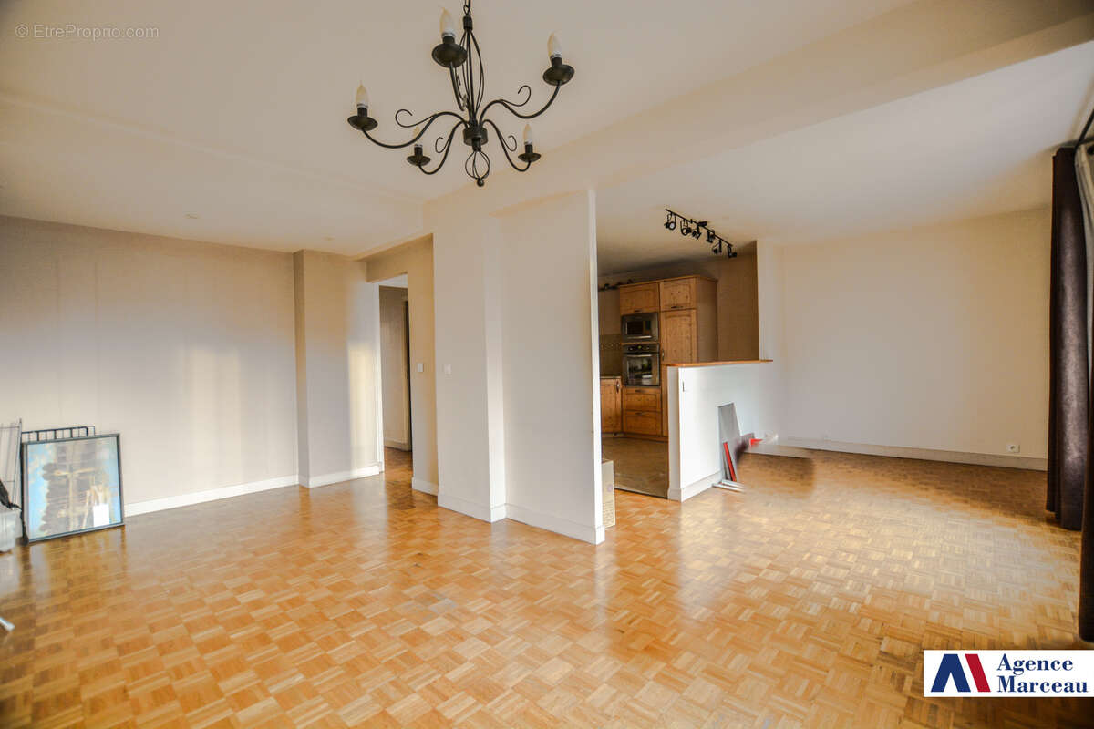 Appartement à COURBEVOIE