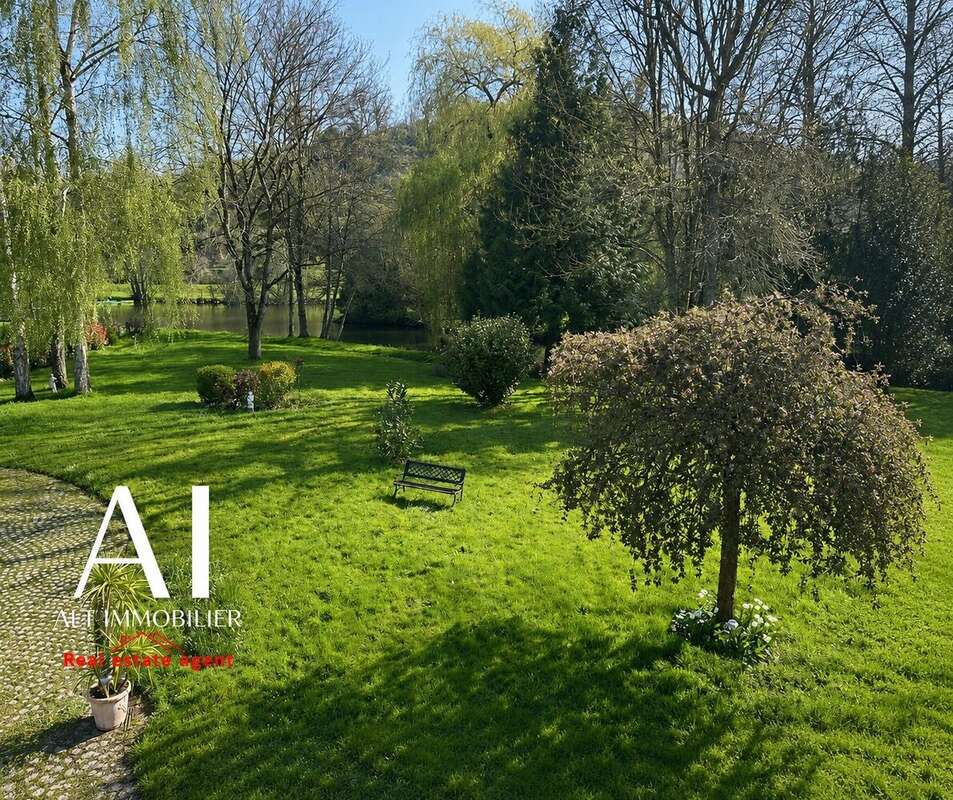 Maison 213 m² à Falaise  - photo 2