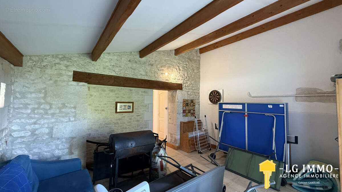 Maison à MORTAGNE-SUR-GIRONDE