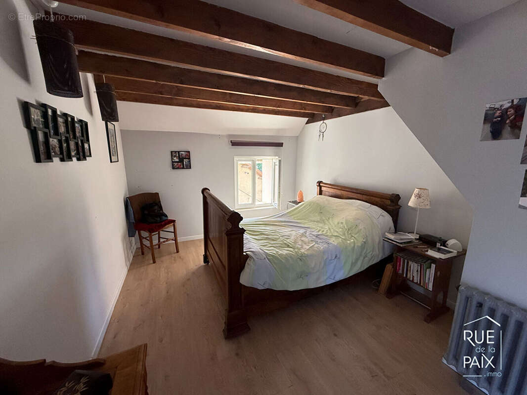 Ensemble immobilier Dangé-Saint-Romain  223m2 - photo 6