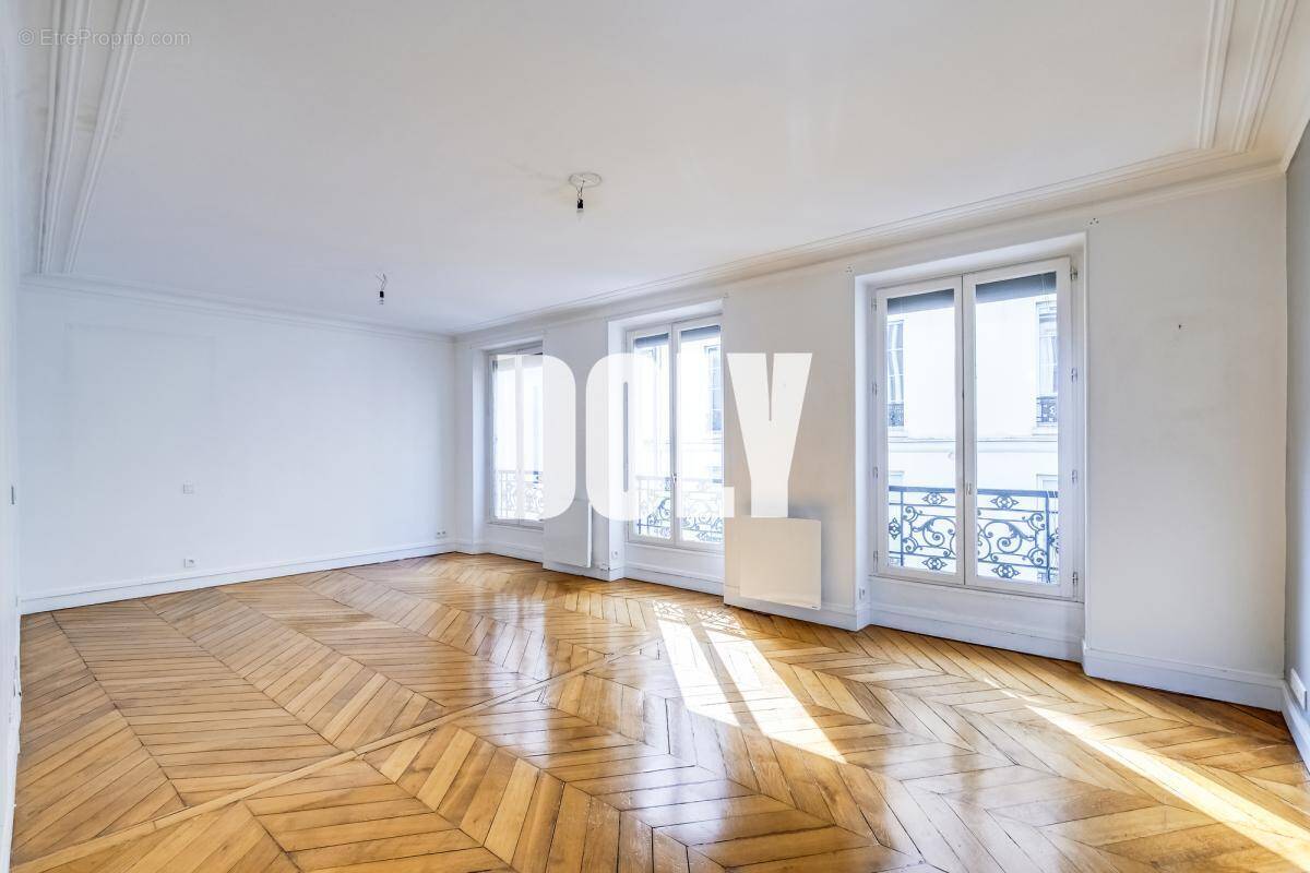Appartement à PARIS-2E