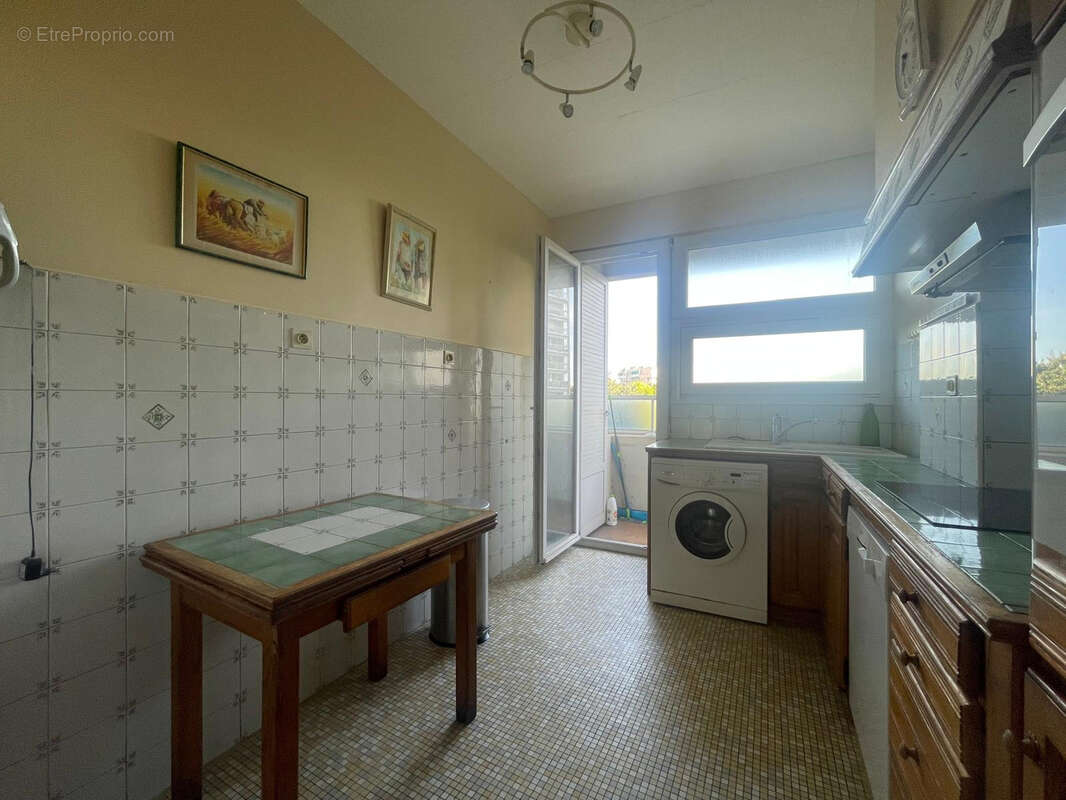 Appartement à MARSEILLE-8E