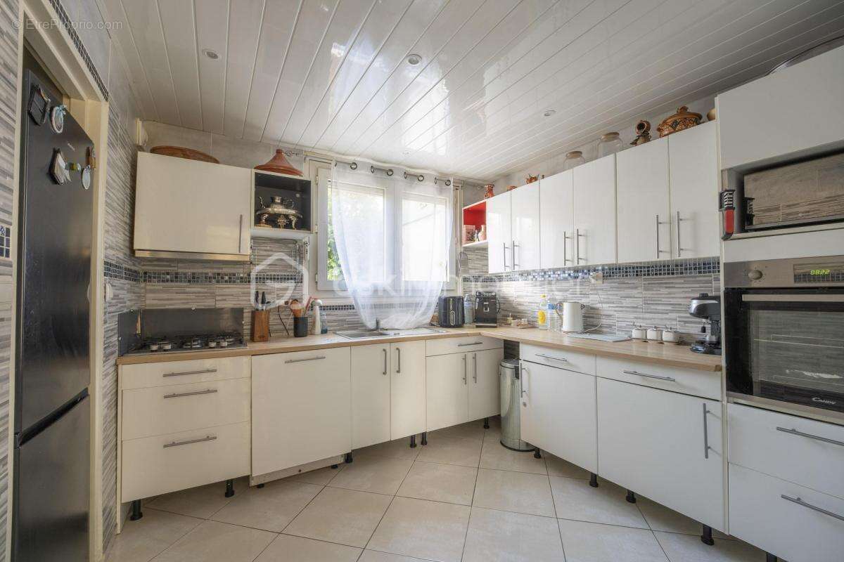 Maison 4 pièces avec jardin et garage - photo 7