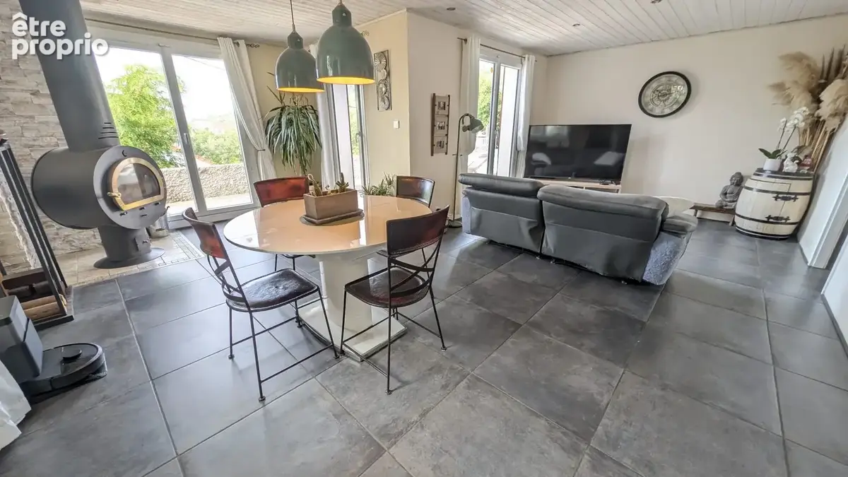 Maison 6 pièces 184 m² à vendre à Les Martres-De-Veyre (63730) - photo 4
