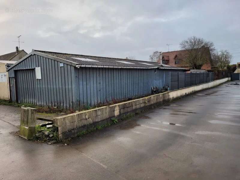 Terrain à DREUIL-LES-AMIENS