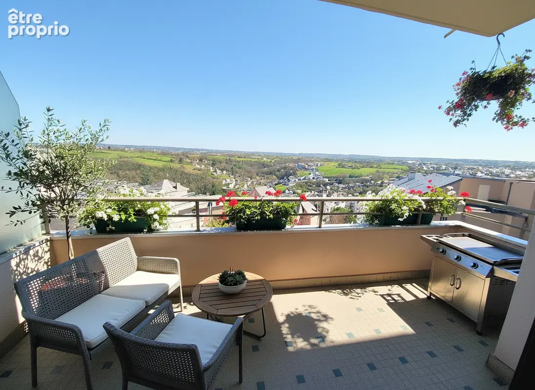 T2 ou T3 - Emplacement premium - ascenseur, cave + chambre de bonne - photo 2
