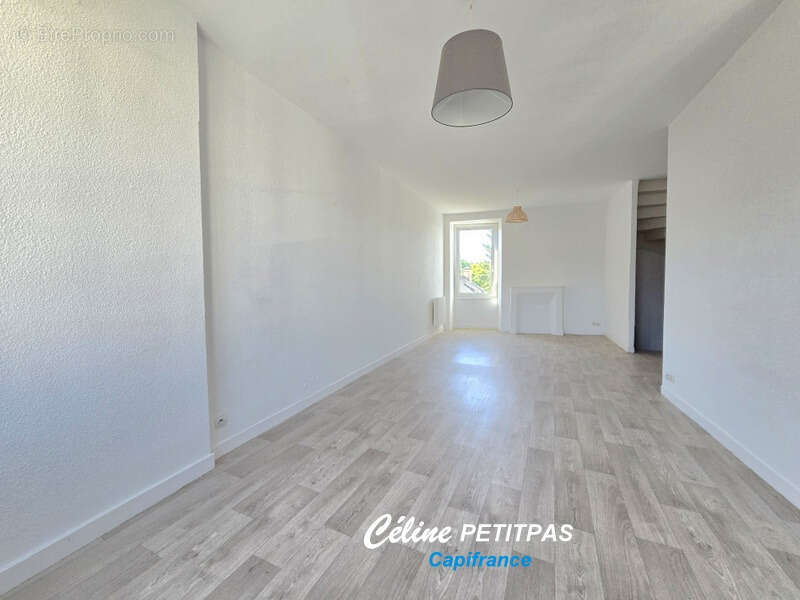 Appartement à MONTFORT-SUR-MEU