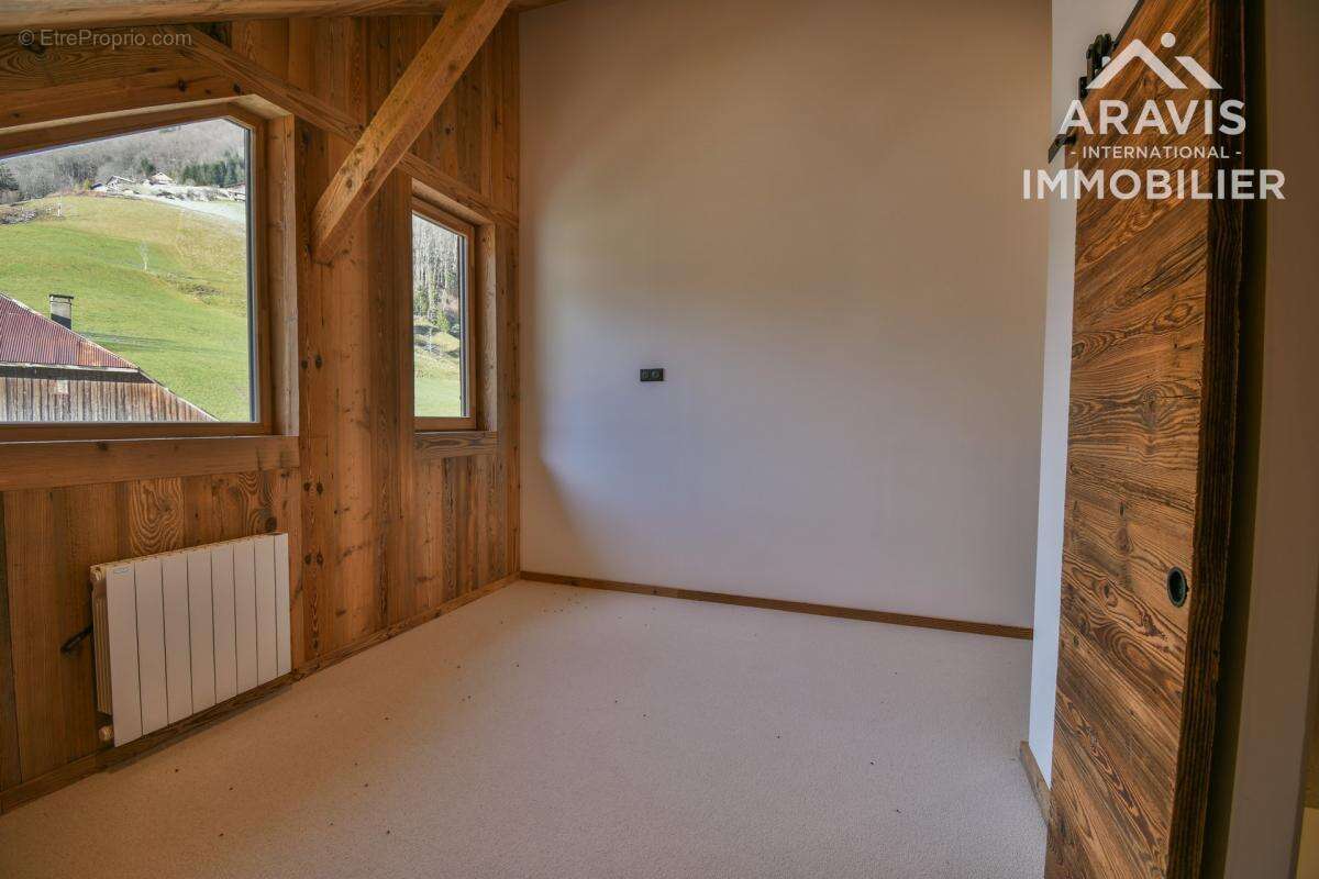 Appartement à LE PETIT-BORNAND-LES-GLIERES